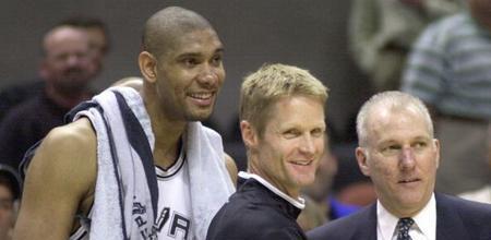 在攻防两端 在攻防两端