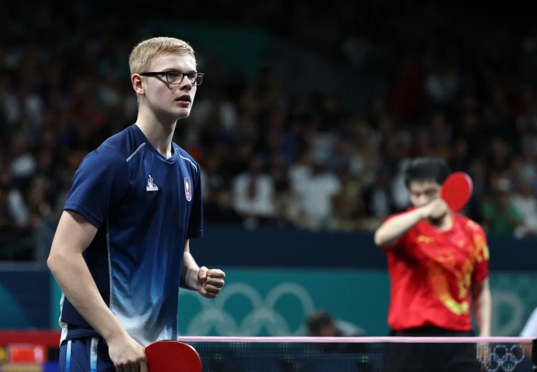 而是对现代